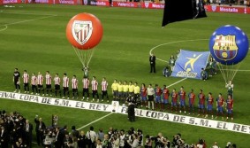 Mientras que los jugadores escuchaban el himno, TVE hurtaba esas imÃ¡genes a los espectadores