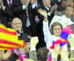 ROBER SOLSONA. Don Juan Carlos y DoÃ±a SofÃ­a presidieron la final de la Copa del Rey