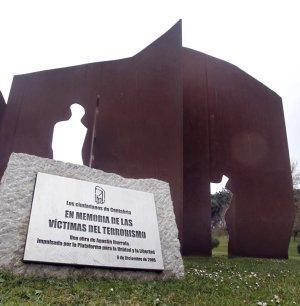 Monumento a las vÃ­ctimas del terrorismo (La Magdalena). :: CELEDONIO